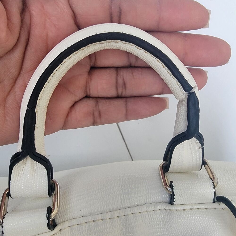 Victoria Secret Drawstring Large backpack Cream/White See Discription - Picture 7 of 7